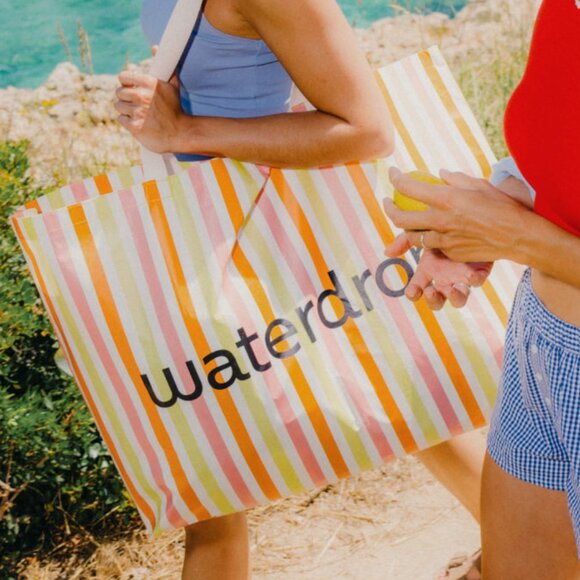 NWT Waterdrop Summer Tote Bag - Picture 2 of 2